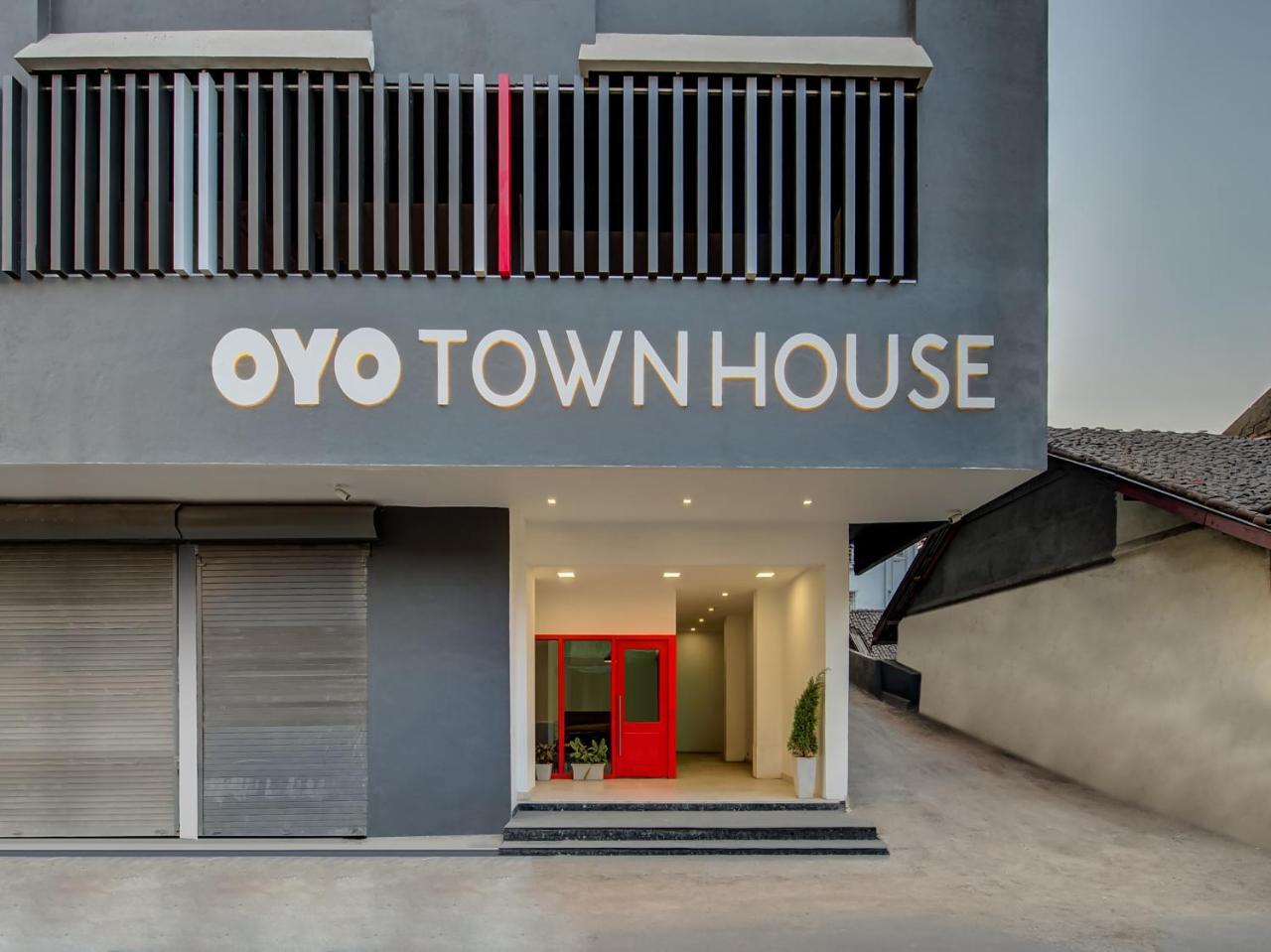 Oyo Townhouse 63 M G Road Hotel Pune Exterior photo